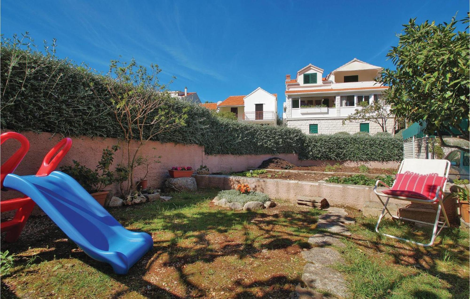 Three-Bedroom Apartment in Račišće Buitenkant foto
